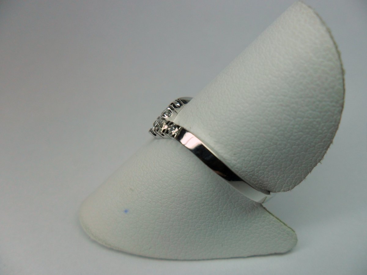 V alliance ring small